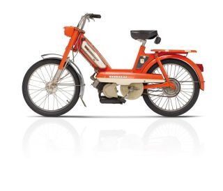 Since its debut in 1971, the Peugeot 103 has evolved into a French icon, symbolizing freedom and style. Originally designed for utility, this moped has transformed into a lifestyle icon, making Cycles Peugeot a leading French manufacturer and the second-largest worldwide moped producer by the '70s.
After several models, the 103 struck the perfect balance, emerging as the most manufactured 49.9 cm³ two-stroke engine two-wheeler globally, a status it still holds today. 🇫🇷
#Peugeot103Legacy #FrenchIcon